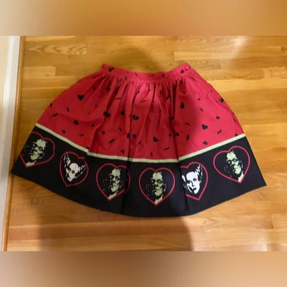 Unique Vintage Universal Monsters Frankenstein skirt size 16 - Picture 2 of 6